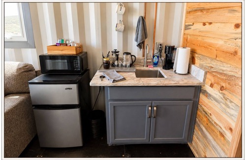 Dewey-Humboldt Bed & Breakfast | Bradshaw Mountains OHV Basecamp Trail Access Shipping Container House Stay