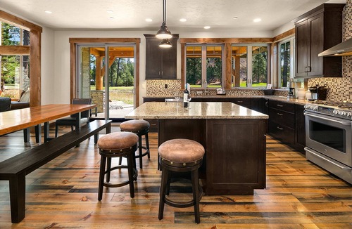 Cle Elum House | Brand New Golf Course Stunner! Short Walk to the Winery * Hot Tub * Fire Pit
