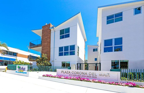 Corona del Mar House | Brand New Home w/underground garage, elevator, fast WiFi, AC - 7 min to beach!