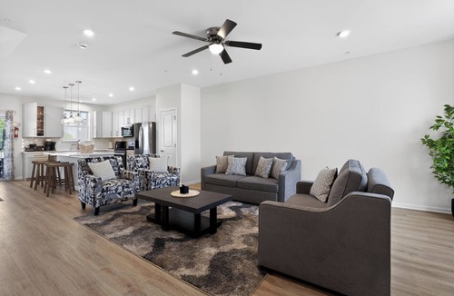 Algonquin House | Brand New Waterfront Home Marina Views Walk Downtown & Events Sleeps 8
