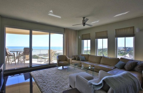 New Smyrna Beach Condo | Breathtaking Minorca view. End unit-2 balconies-2610 ft. Andros bldg-6th floor.