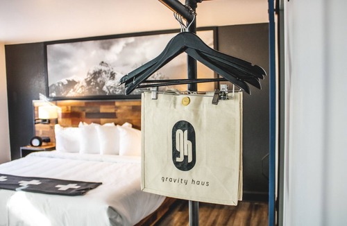 Historic District Hotel | Breckenridge Hotel Room | Cozy King Bed