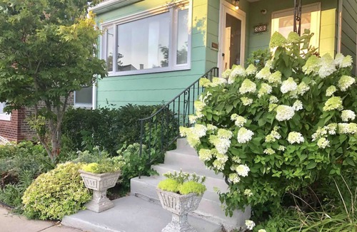 Forest Park Apartment | Bright 2BR in Forest Park – Quiet, Parking, Workspace, Long‑Stay Ready