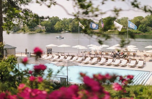 Irvington Hotel | Bright, Airy Suite–Perfect for Calm &Scenic Escapes | Marina & Seasonal Pool