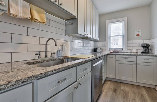 North Andover Apartment | Bright Apartment Near Downtown, Highways, Boston