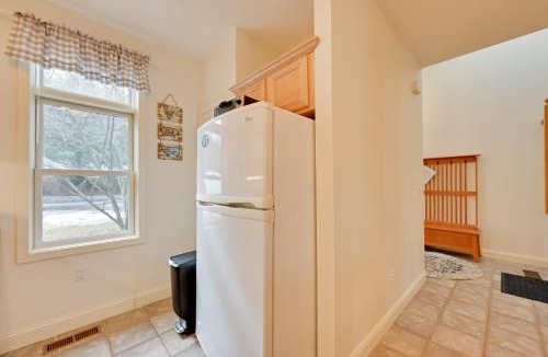 West Hartford House | Bright Condo w/Community Perks: Near Ski Quechee!