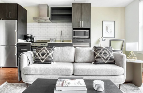 Mount Vernon Triangle Apartment | Bright Mount Vernon 1BR w/Gym, Roof & W/D, near Metro, by Blueground