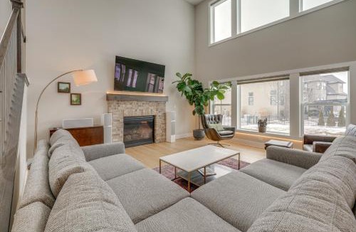 Plainfield House | Bring the Family! Suburban Gem in Plainfield