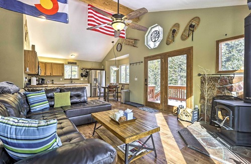 Valley of the Sun Cottage | 'bristle Cone' Fairplay Cabin w/Hot Tub