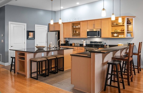Tyler Park Condo | Buddha's Bungalow above the Highlands