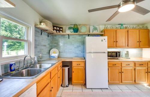 Cape Charles House | Bungalow w/Large Yard: 8 Mi to Cape Charles Beach
