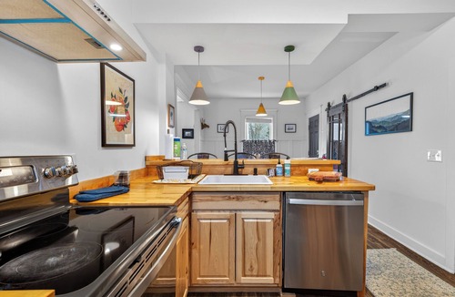 Old North End Apartment | Burlington Gem: Short Walk to Church St & Lake Champlain