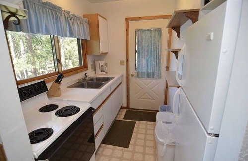 Iron River Cabin | Cabin #11 Three bedroom with loft (4th bedroom)