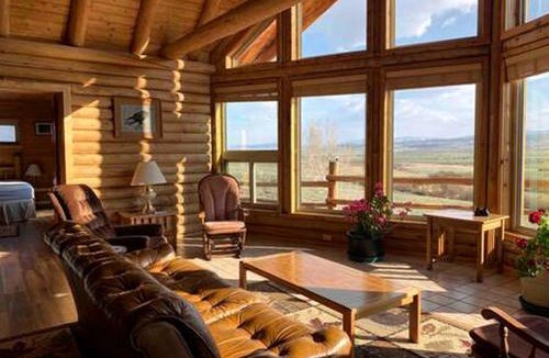 Walden House | Cabin Rental for Large Groups Ideal for Colorado Glamping