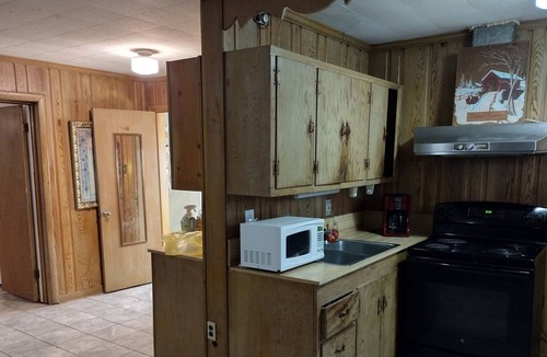 Samburg House | Cabin Style One Bedroom Apartment Reelfoot Lake