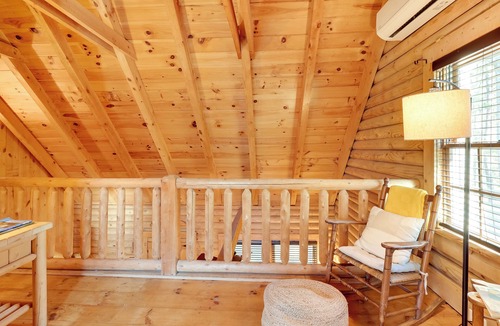 Hueytown Cabin | Cabin w/Catch & Release Pond in Hueytown!