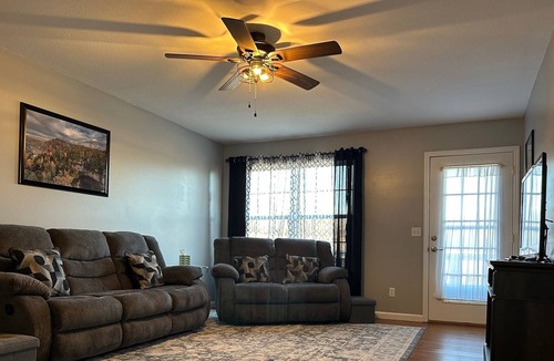 Athens House | Calm, peaceful getaway central to so many attractions