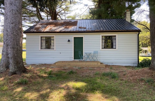 Cambridge Springs Cottage | Cambridge Springs Cottage Retreat by French Creek