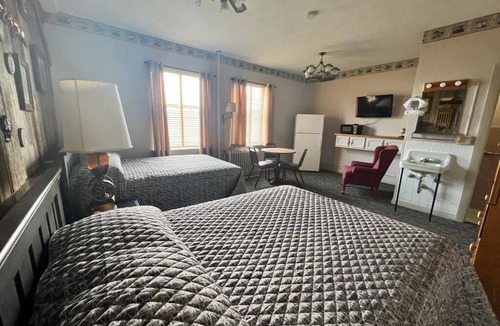 Downtown Dubuque Hotel | Canfield Hotel