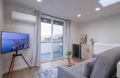 Minor House | Capitol Chill - Modern Luxury Townhouse