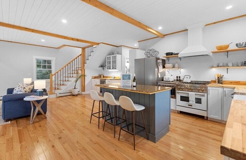 Spruce Head House | Captain's Quarters, newly renovated home with hot