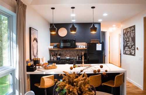 Laurelville Cabin | Carpenter’s Cabin, Family Fave, Conversation Pit + Kids’ Fort + Hot Tub + Trails
