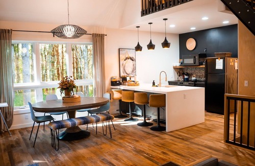 Laurelville Cabin | Carpenter’s Cabin, Family Fave, Conversation Pit + Kids’ Fort + Hot Tub + Trails