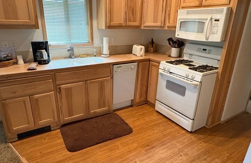 Crescent Cabin | Cascade Fiesta Chalet, Pet friendly 2 - 505