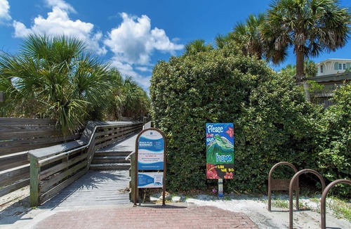 Grayton Beach House | Castle of Dreams - Grayton Beach, 30A, Pet Friendly, Bike to Seaside!