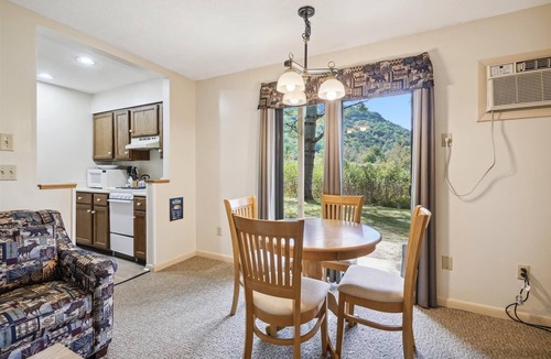 West Bridgewater Apartment | Cedarbrook Deluxe 1 bedroom Queen Suite with outdoor heated pool 102