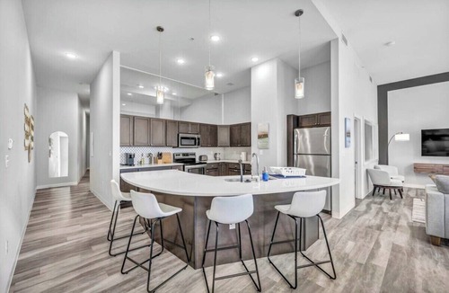 Gateway District Apartment | Central Flat w/Pool & Sauna Gym Heart of DT