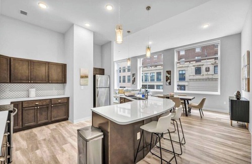 Gateway District Apartment | Central Flat w/Pool & Sauna Gym Heart of DT
