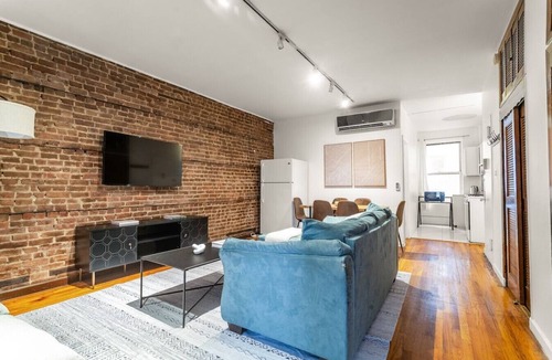 Midtown Apartment | Central Midtown Manhattan 3-Bedroom Apartment!
