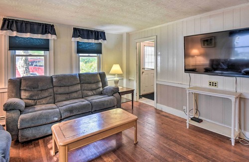 Meredith Apartment | Centrally Located Meredith Apt: Walk to Lakes