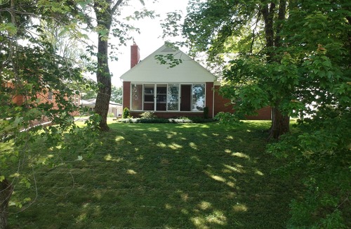 Owensboro House | Centrally Located Mid Century Traditional Home