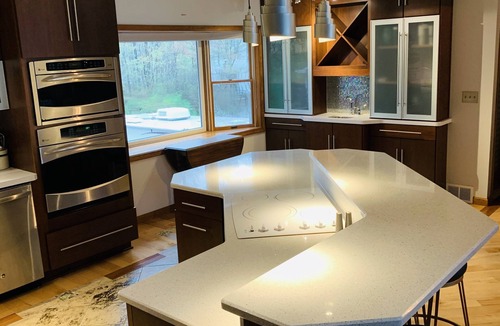 Waupaca House | Chain O' Lakes Pleasant Heaven - Sleeps 10