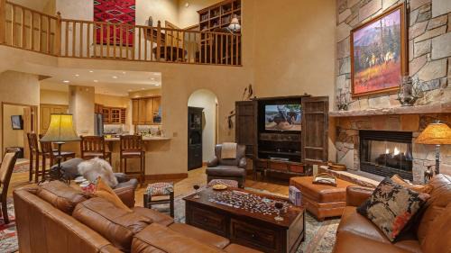 Edwards House | Chalet Aster