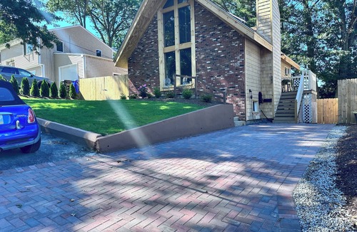 Pawtucket House | Chalet on the Hill 5 minutes from downtown