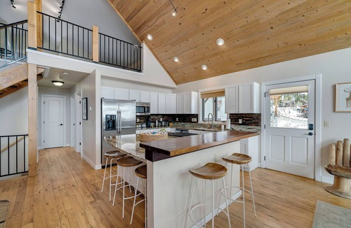 Tabernash House | Chalet Ski Retreat w/Scenic Views/Private hot tub