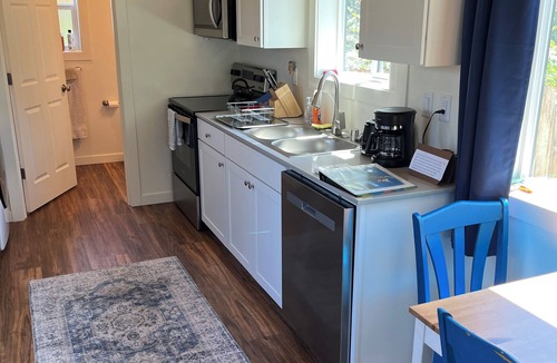 Kenton House | Charming 1-bedroom tiny house in Portland with WiFi, AC