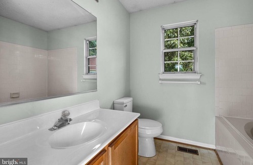 St. Charles House | Charming 1-bedroom with attached bath room in Waldorf , MD