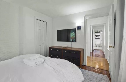 Southwest Quadrant House | ⚜Charming 2-Bdrm Old Town Home⚜Walk Score 97⚜