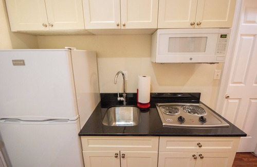 Midtown Apartment | Charming 2-bedroom apartment in pleasant New York 1 Bunk-Full/Twin, 2 Full beds