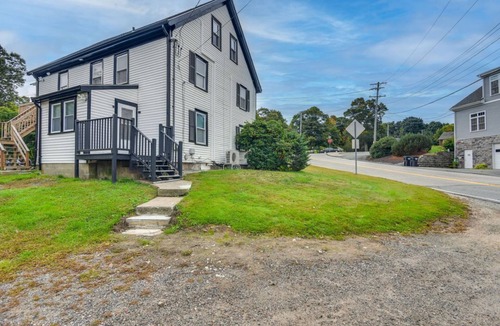 Sharon Apartment | Charming 2-bedroom apartment in nice Sharon with WiFi, AC near Gillette Stadium