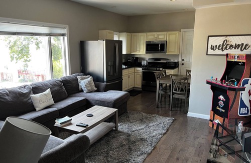 Chelsea Condo | Charming 2-bedroom condo in delightful Chelsea with WiFi, AC