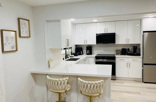 Central District House | Charming 2 bedroom fully fenced unit Seattle with AC, WiFi