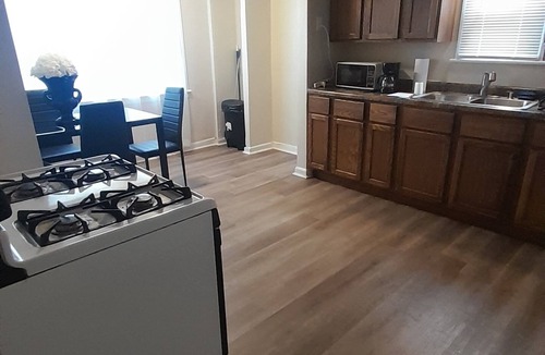 Milwaukee House | Charming 2-bedroom house in Milwaukee with AC