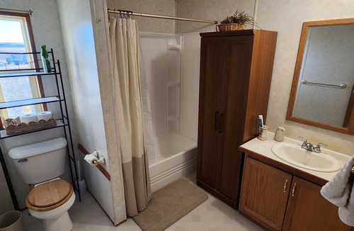 Northeast Entrance Badlands House | Charming 2-bedroom house with WiFi and AC in Interior.