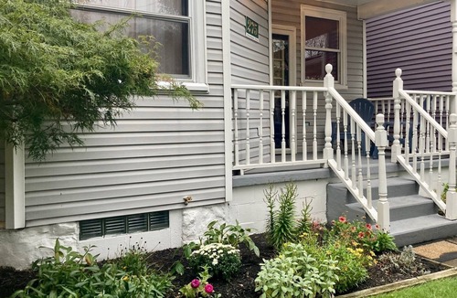 Vandergrift House | Charming 2-bedroom house in Historic Vandergrift with AC