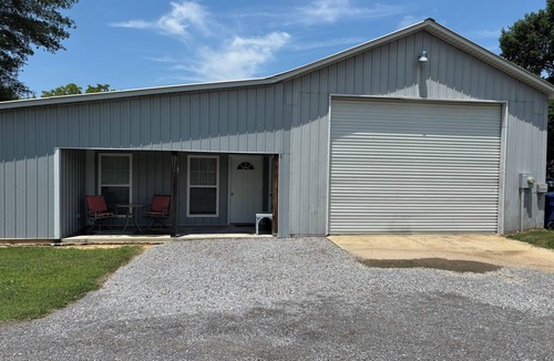 Boaz House | Charming 2-bedroom with WiFi, AC convenient to Albertville/Boaz
